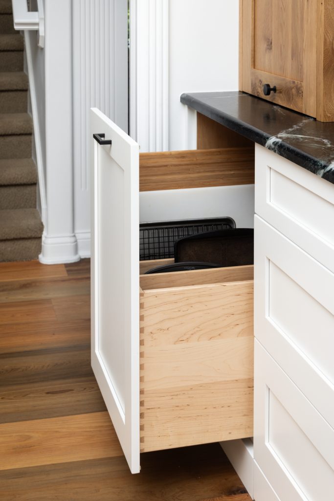 Tray Divider Pullout